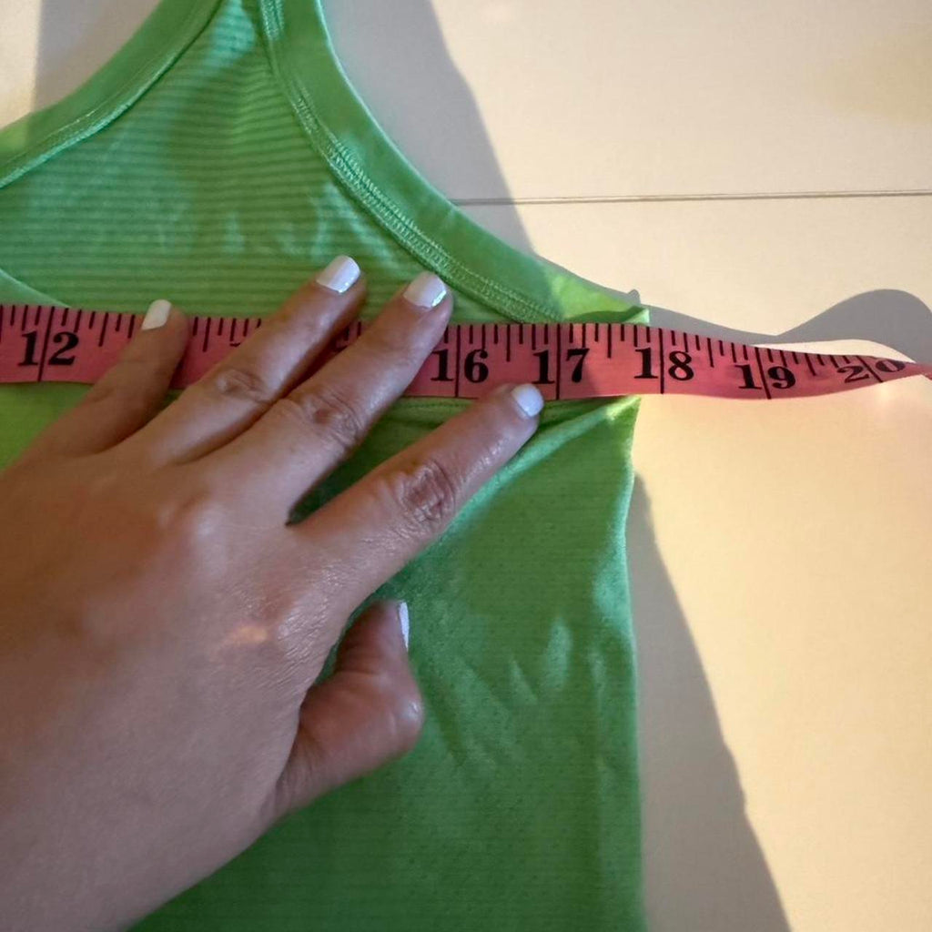 Lululemon Swiftly Tech Racerback Tank Top 2.0 - Race Length Top in color Scream Green Light | Size 10